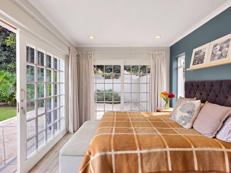 4 Bedroom Property for Sale in Constantia Western Cape